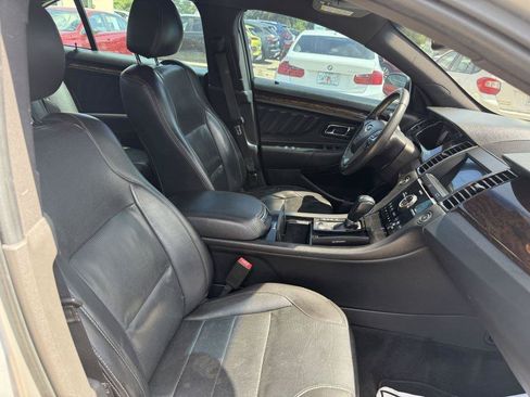 Used 2019 Ford Taurus Limited FWD image 14