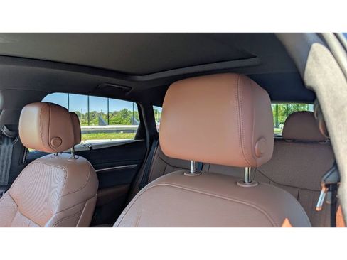 Used 2023 Audi e-tron Chronos image 17