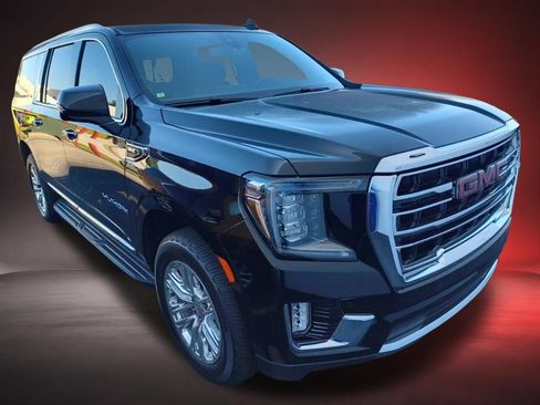 Certified 2021 GMC Yukon XL SLT w/ SLT Premium Package AWD/4WD image 4