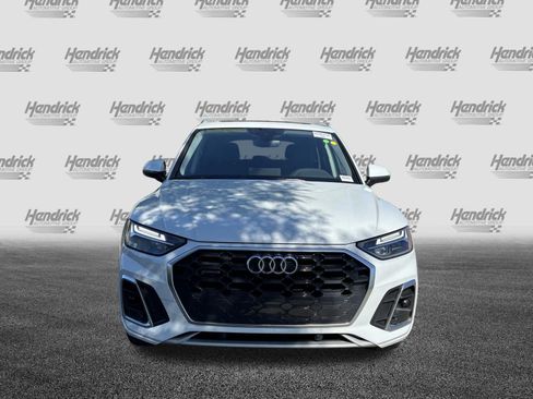 Used 2023 Audi Q5 2.0T Premium w/ Convenience Package AWD/4WD image 3