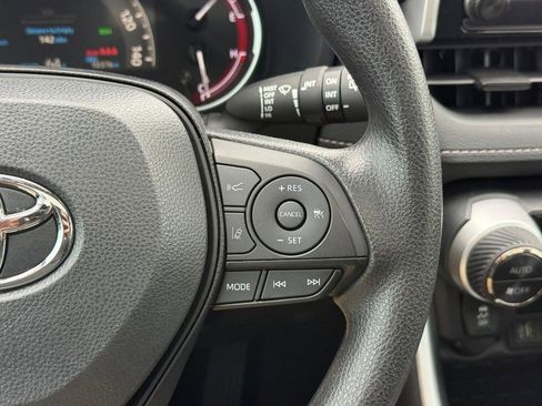 Used 2025 Toyota RAV4 XLE w/ Convenience Package FWD image 22