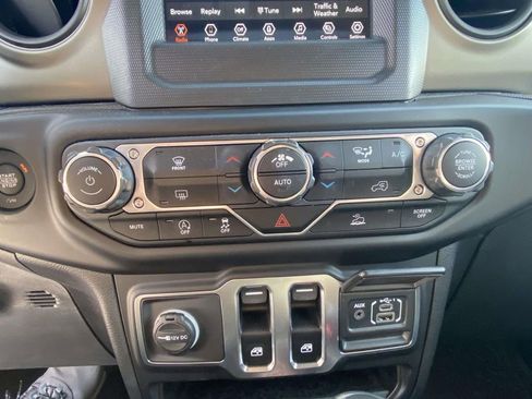 Used 2021 Jeep Wrangler Sport S image 22