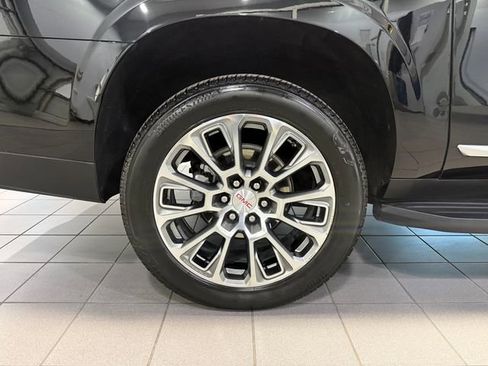 Certified 2025 GMC Yukon XL Denali image 9