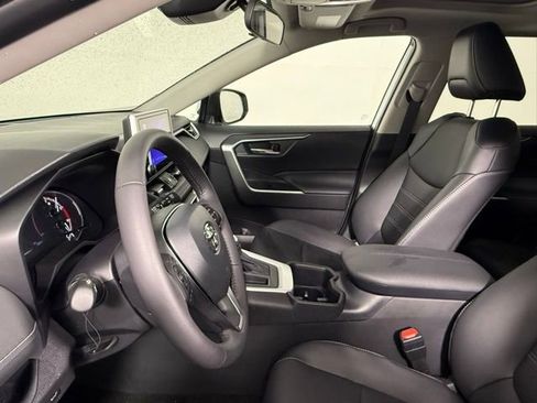 Used 2025 Toyota RAV4 XLE Premium image 27