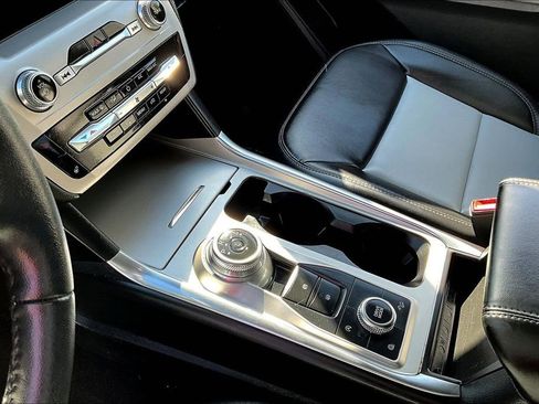 Used 2024 Ford Explorer XLT w/ Equipment Group 202A AWD/4WD image 17