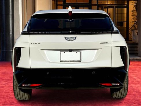 New 2025 Cadillac Lyriq Sport image 5