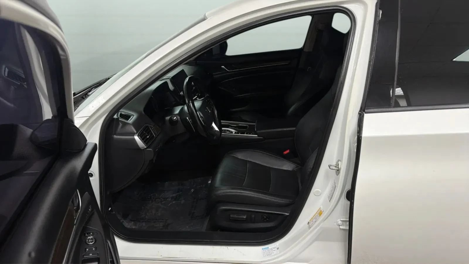 Used 2020 Honda Accord Touring image 21