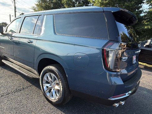 New 2026 Chevrolet Suburban Premier w/ Sun And Tow Package AWD/4WD image 10