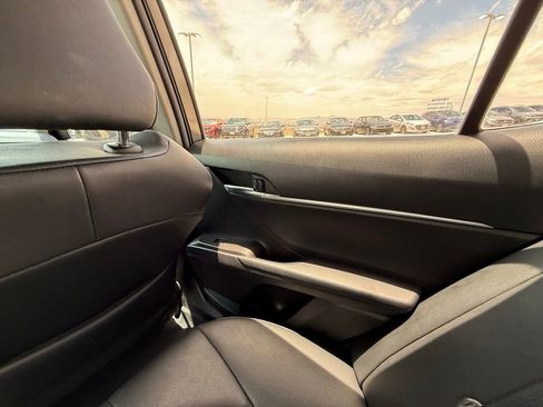Used 2021 Toyota Camry SE w/ Convenience Package FWD image 15