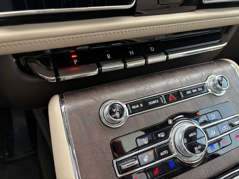 Used 2023 Lincoln Aviator Reserve w/ Equipment Group 201A AWD/4WD image 35
