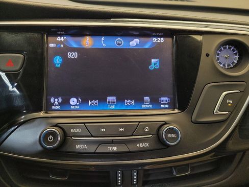 Used 2017 Buick Envision Essence image 25