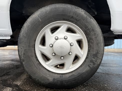 Used 2014 Ford E-250 and Econoline 250 w/ Power Group image 30