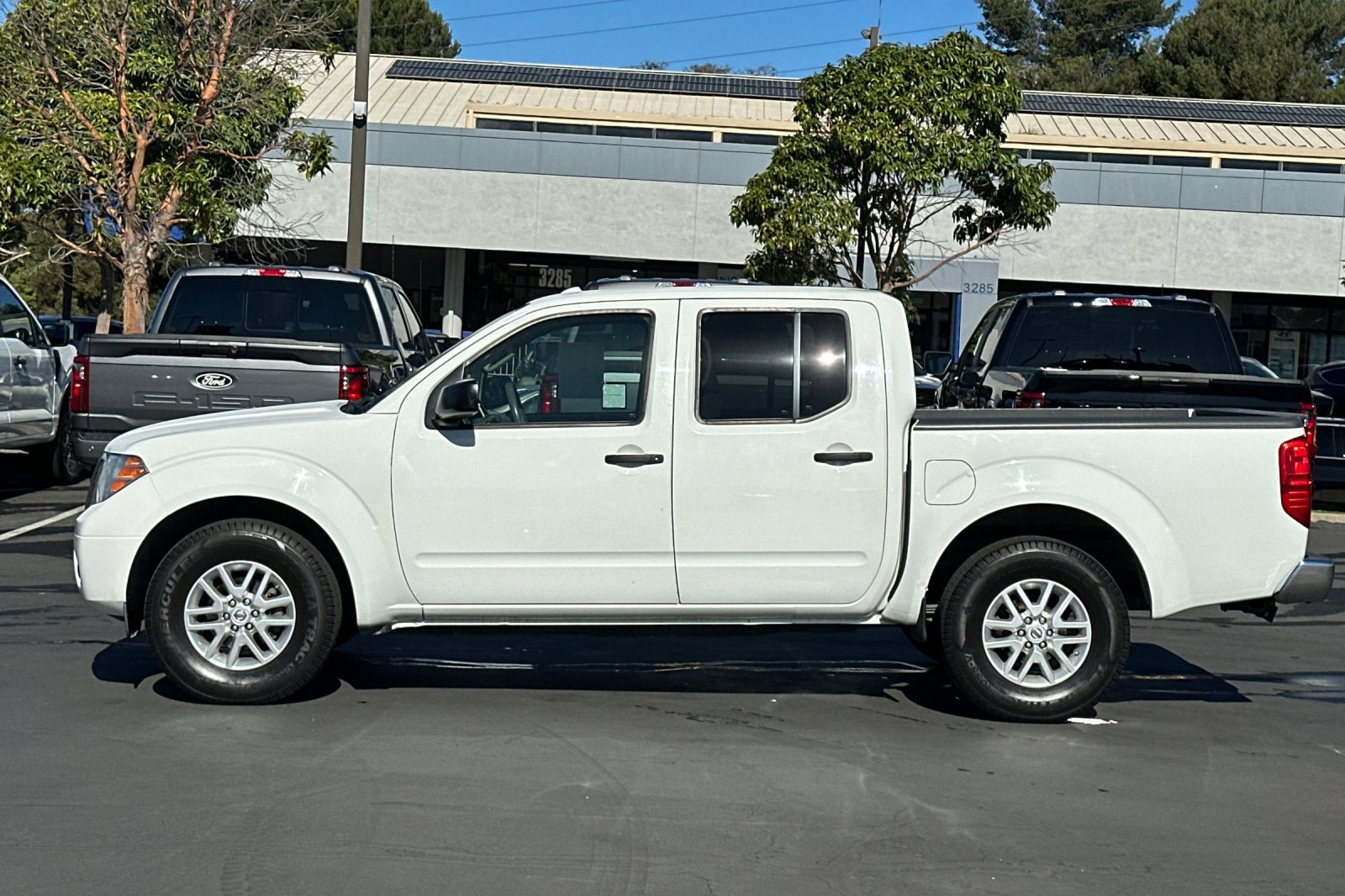 Used 2014 Nissan Frontier SV RWD image 7