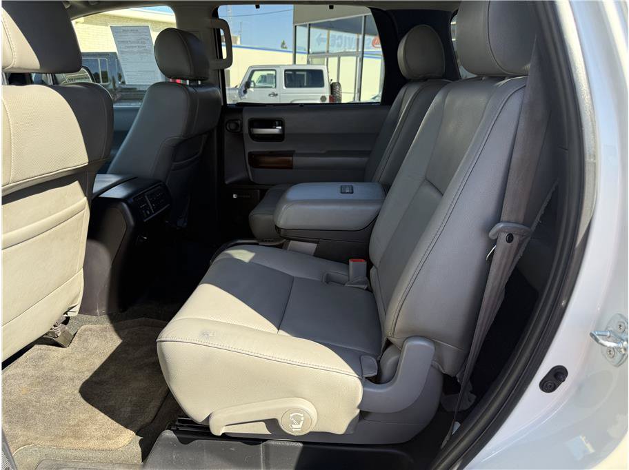 Used 2015 Toyota Sequoia Platinum AWD/4WD image 13