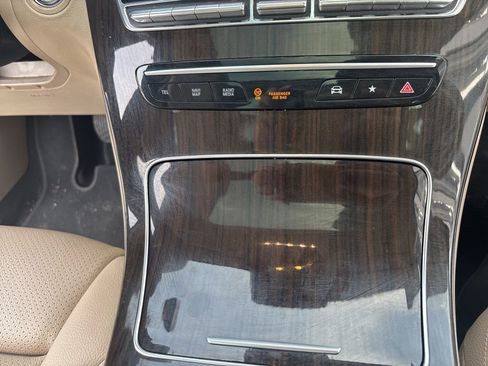 Used 2022 Mercedes-Benz GLC 300 w/ Premium Package Lite image 31