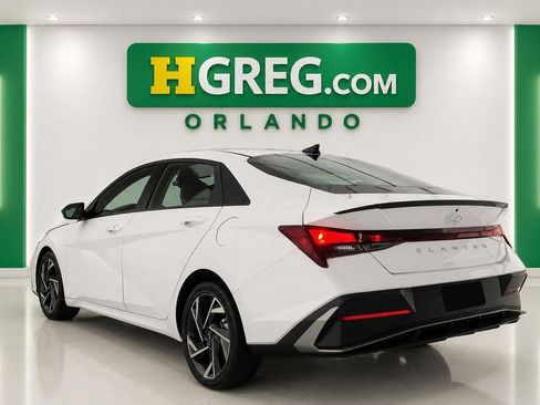 Used 2025 Hyundai Elantra Sport FWD image 2