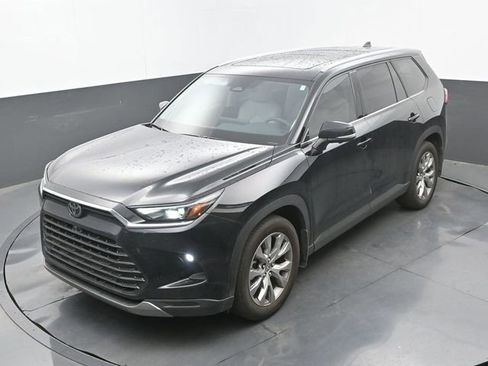 Used 2024 Toyota Grand Highlander AWD image 16