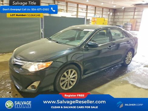Used 2014 Toyota Camry XLE FWD image 1