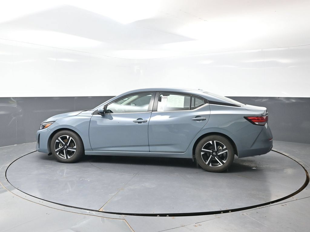 Used 2024 Nissan Sentra SV FWD image 10