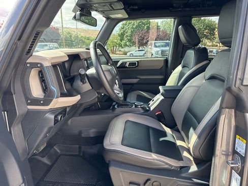 Used 2023 Ford Bronco Wildtrak AWD/4WD image 10