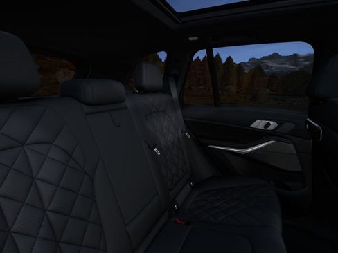 Used 2025 BMW X5 xDrive50e image 42