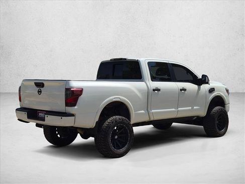 Used 2017 Nissan Titan PRO-4X AWD/4WD image 5