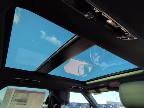 New 2026 Land Rover Range Rover Sport SE AWD/4WD image 22