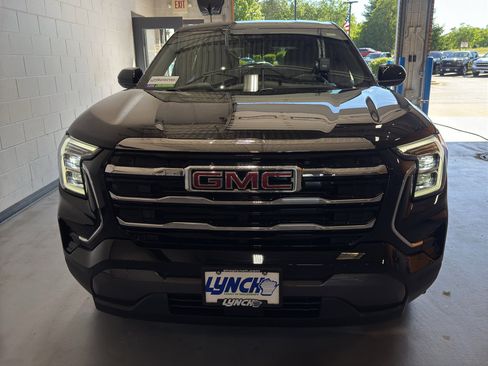 Used 2025 GMC Terrain Elevation AWD/4WD image 8