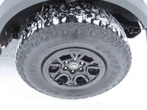 Used 2024 Ford Bronco Wildtrak image 13