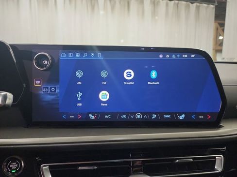 New 2026 Chevrolet Traverse LT image 14