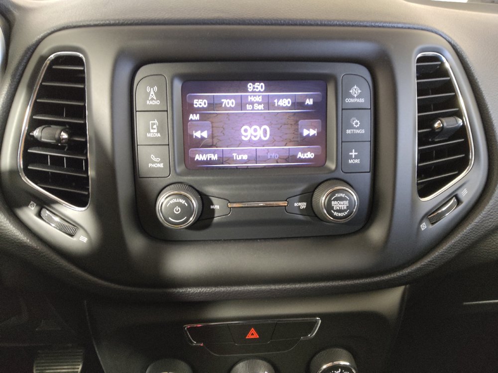 Used 2018 Jeep Compass Latitude w/ Cold Weather Group AWD/4WD image 25