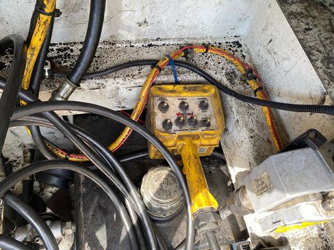 Used 2017 Ford F550 2WD Regular Cab Super Duty image 33