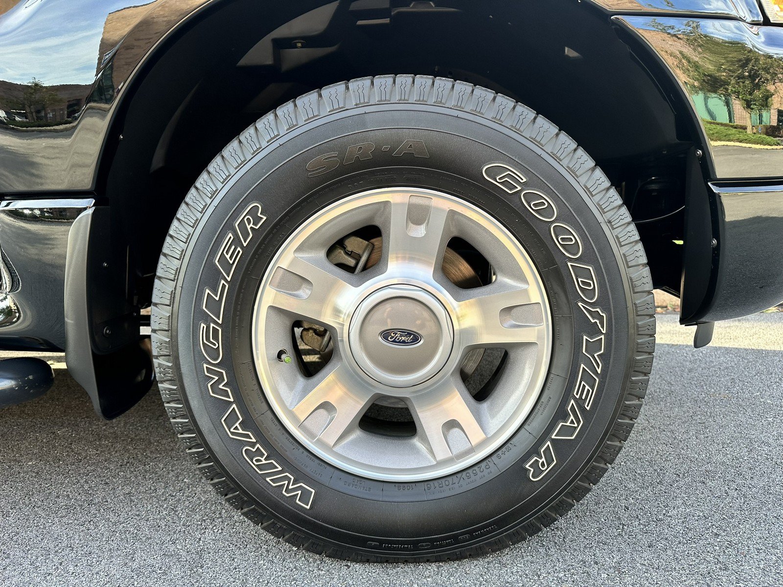 Used 2004 Ford Explorer Sport Trac 4x4 image 98