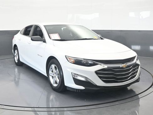 Used 2022 Chevrolet Malibu LS image 9
