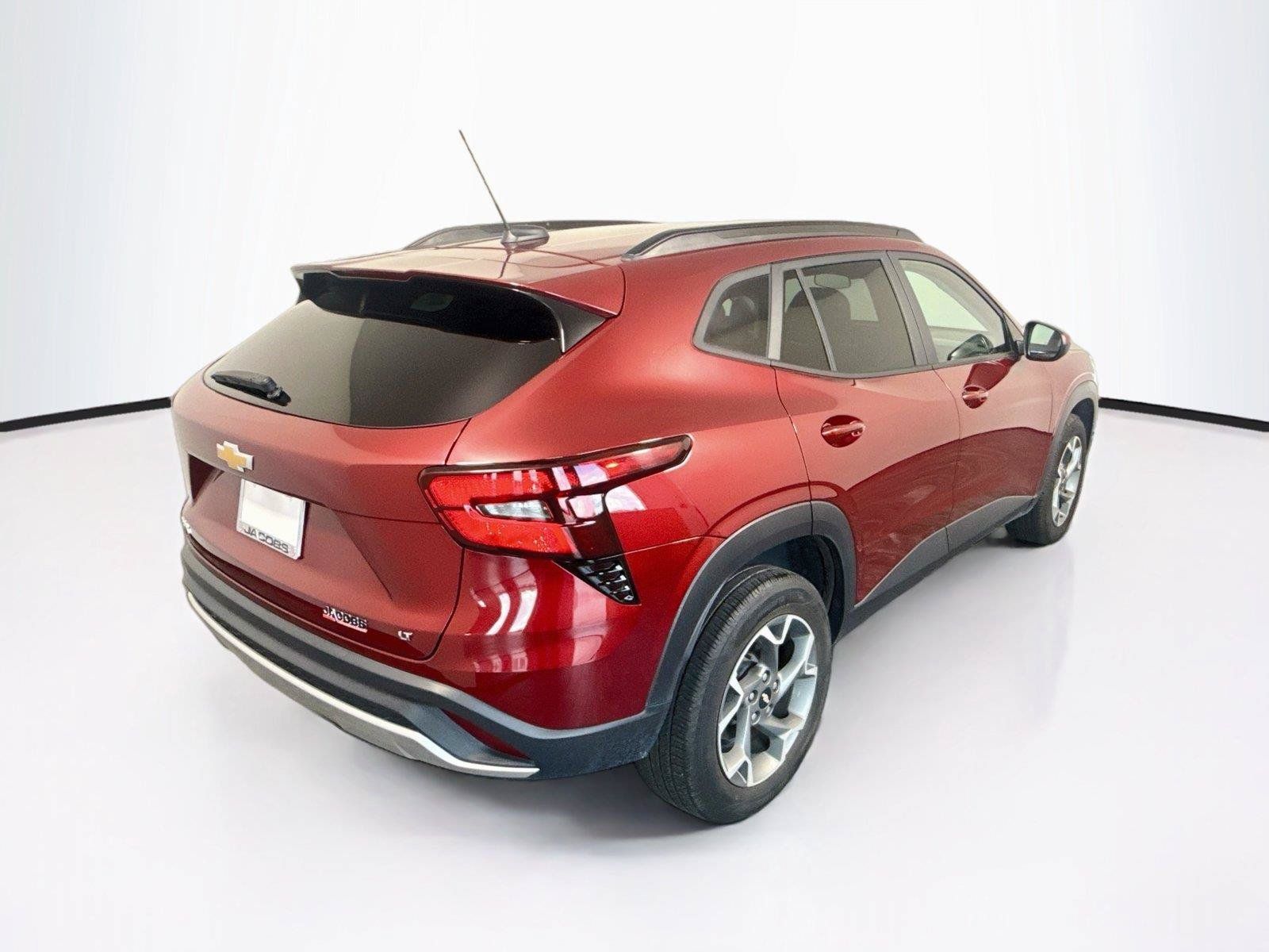 Used 2025 Chevrolet Trax LT FWD image 5