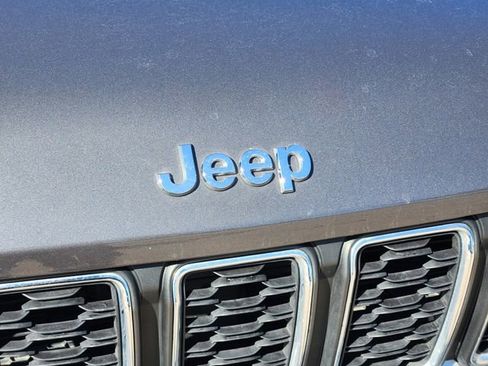 Certified 2024 Jeep Grand Cherokee L Laredo image 11