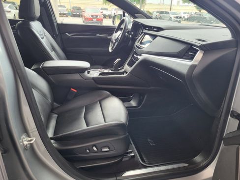 Used 2025 Cadillac XT5 Premium Luxury w/ Technology Package FWD image 11