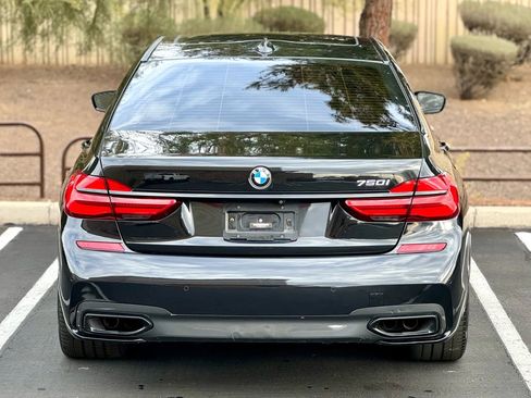 Used 2018 BMW 750i image 8