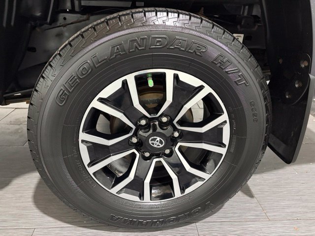 Used 2021 Toyota Tacoma TRD Sport w/ TRD Premium Sport Package AWD/4WD image 23