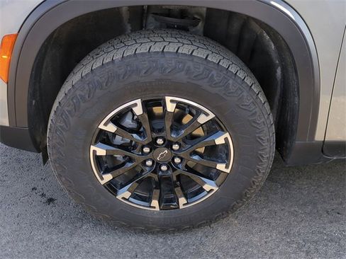 Certified 2025 Chevrolet Traverse Z71 w/ Driver Confidence Package image 33