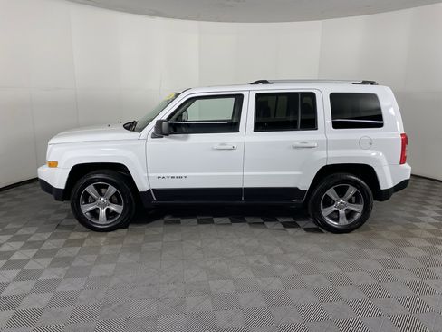 Used 2016 Jeep Patriot High Altitude image 10