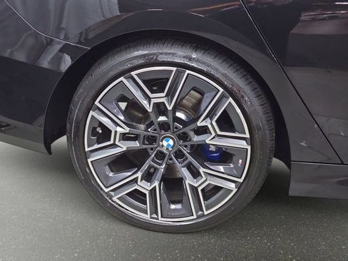 Used 2026 BMW 530i xDrive w/ M Sport Package AWD/4WD image 36