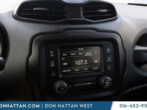 Used 2017 Jeep Renegade Latitude w/ Cold Weather Group AWD/4WD image 7