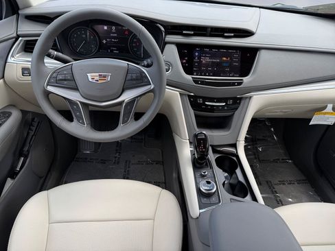 New 2026 Cadillac XT5 Premium Luxury w/ Driver Assist Package FWD image 15