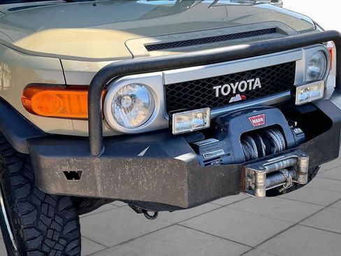 Used 2011 Toyota FJ Cruiser 4WD w/ Upgrade Pkg image 29