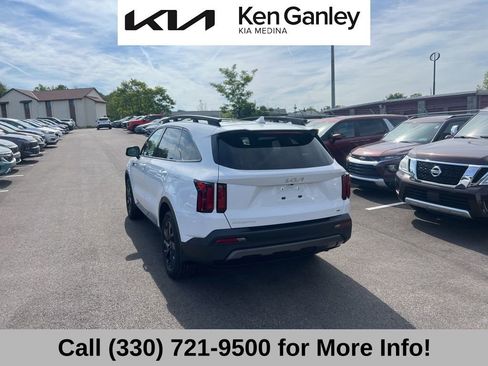 Certified 2023 Kia Sorento S w/ Panoramic Sunroof Package AWD/4WD image 8