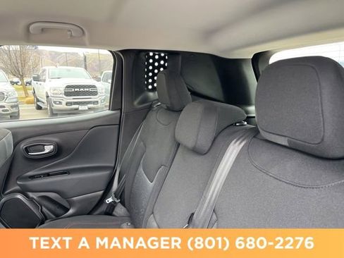 Used 2022 Jeep Renegade Trailhawk w/ Trailer Tow Group AWD/4WD image 17