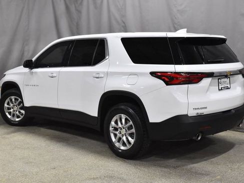 Used 2022 Chevrolet Traverse LS image 7
