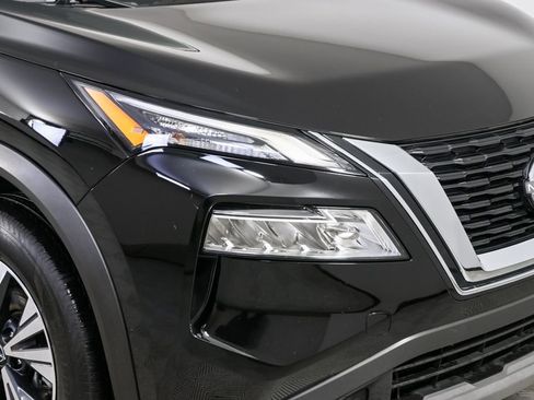 Used 2022 Nissan Rogue SV image 34