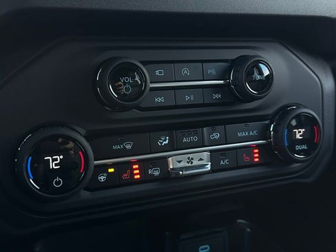 New 2025 Ford Bronco Outer Banks image 40